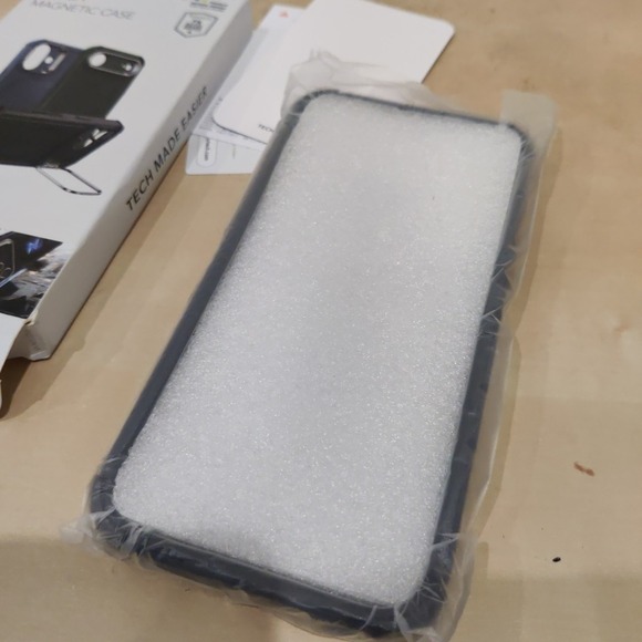 ESR for iPhone 17 Pro Max Case with Stash Stand 7X Military-Grade Drop Protec... - Picture 5 of 8